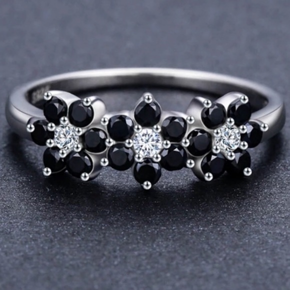 🖤NWOT sterling silver black spinel flower ring 🖤 - Picture 6 of 7